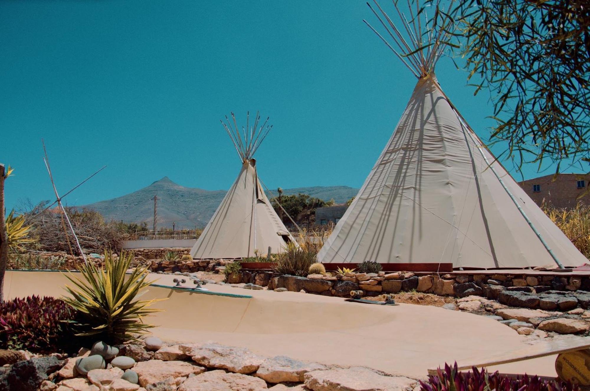 Готель Teepee Barranco Тіндая Екстер'єр фото